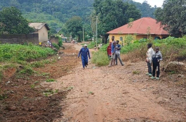 Quartier Hermakono : activités d’assainissement et d’entretien routier
