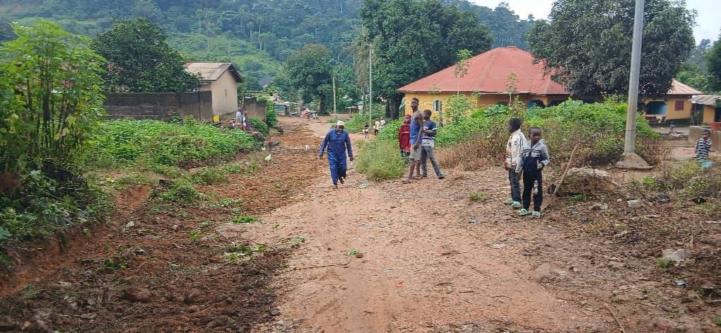 Quartier Hermakono : activités d’assainissement et d’entretien routier